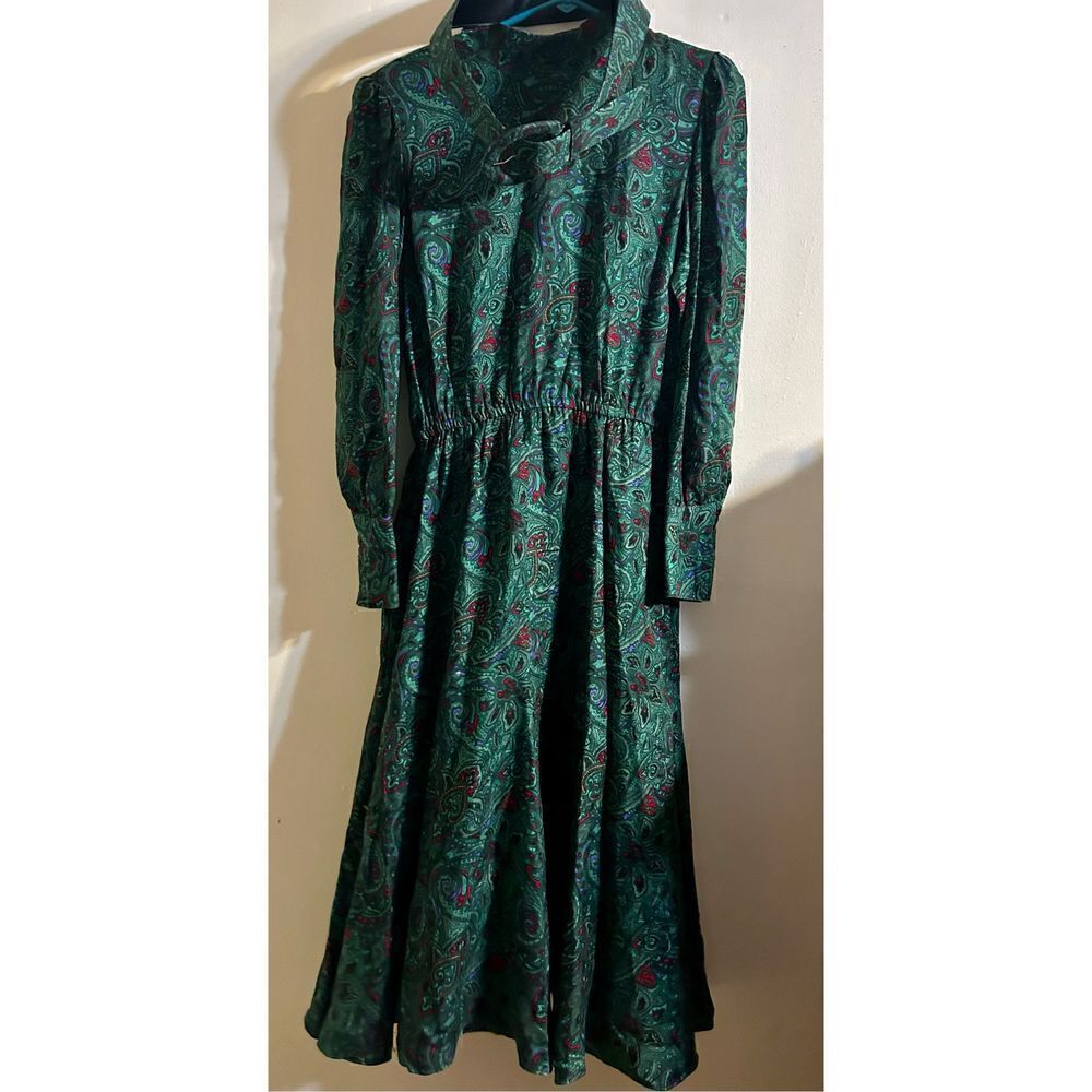 Vintage 70’s GB Scott belted long sleeve pleated dress size 10